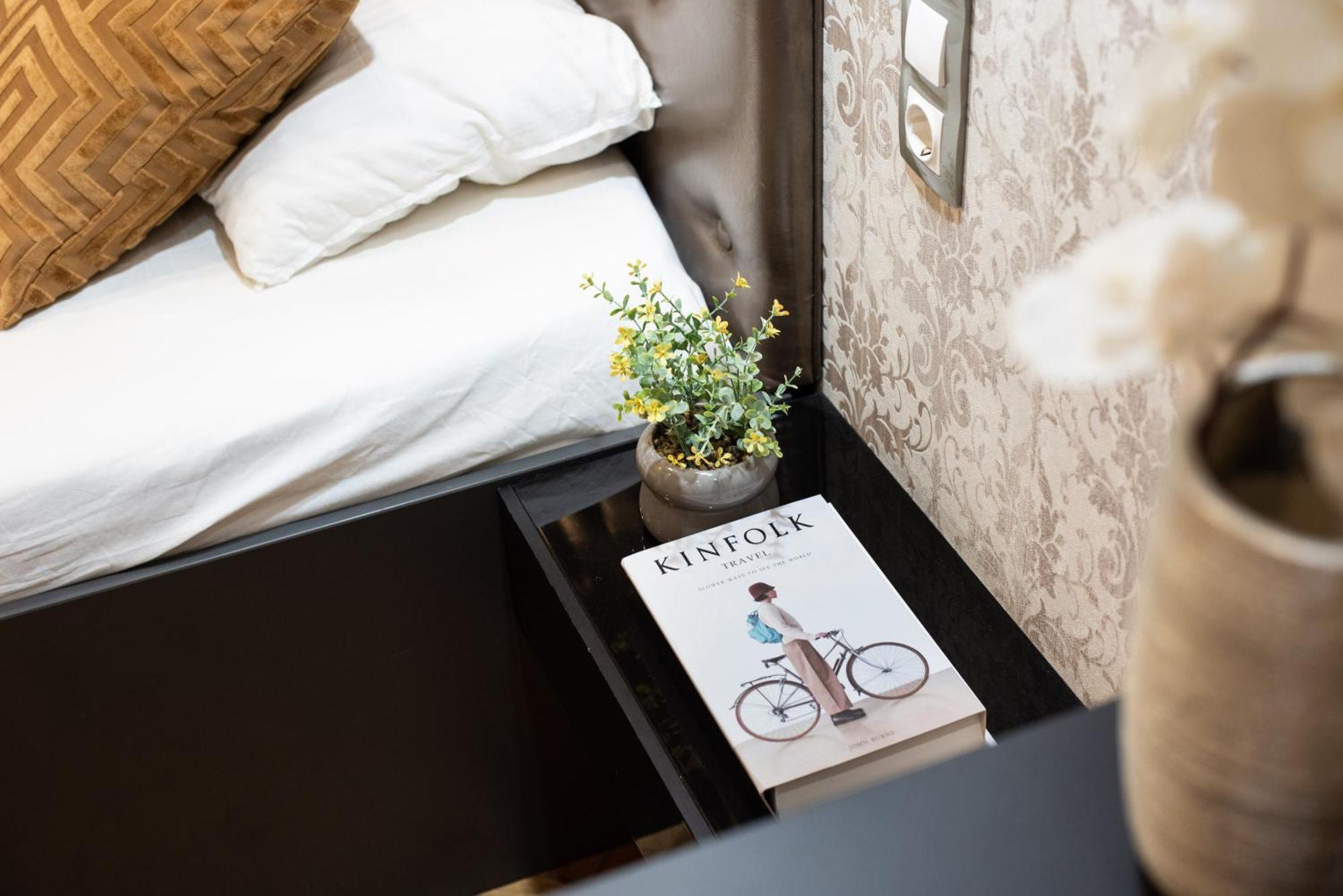Super Cosy 3br Near Newyork Cafe With Balcony Appartement Boedapest